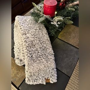 NEW Faux Fur Hand Knit Scarf